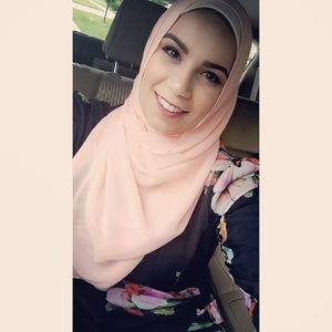 Meet your Posher, Noha